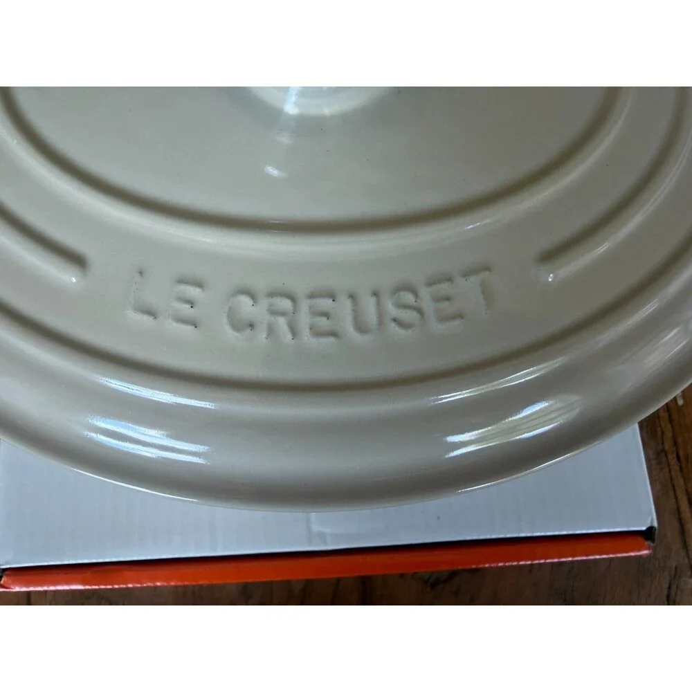 Le Creuset Enameled Cast Iron Signature Oval Dutch Oven 4.5 qt 27cm Meringue NEW